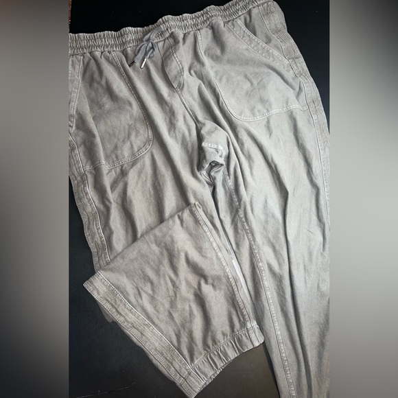 Athleta Farallon Weekender Joggers Army Green W Grey Undertones Size 22 EUC - Picture 1 of 8